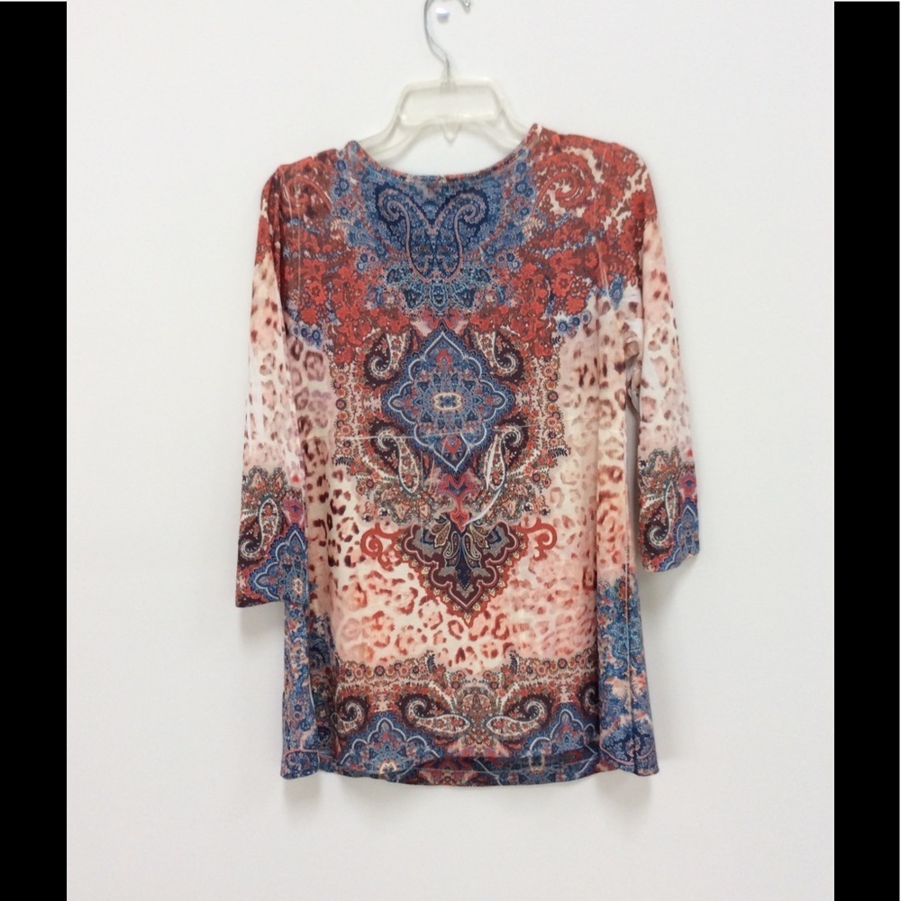 ONE World tunic. - Picture 2 of 4